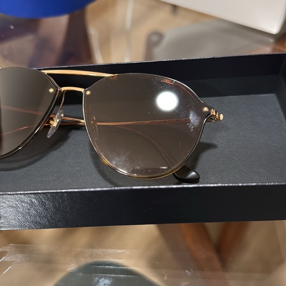 Ray-Ban Sunglasses - Picture 5 of 13